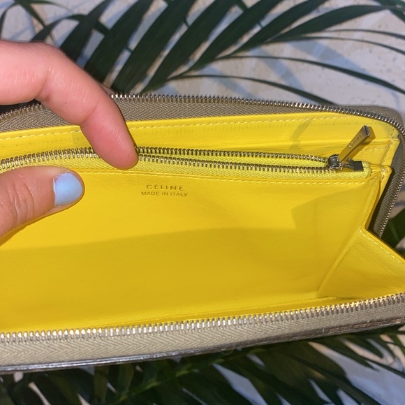 Celine Zipped Wallet ☀️ - Picture 11 of 17